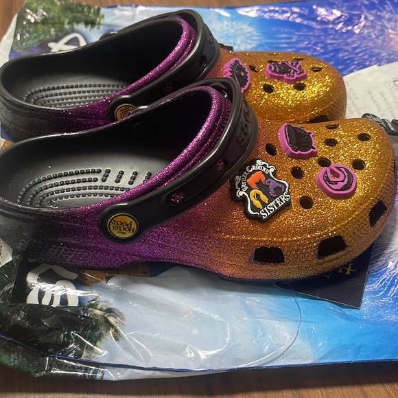 Disney Park Exclusive Hocus Pocus Crocs 2021 never worn nwt perfect condition - Picture 5 of 5